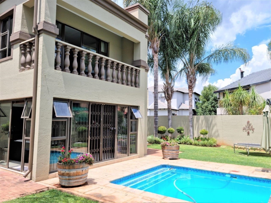 5 Bedroom Property for Sale in Melodie North West